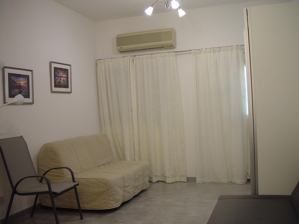 Paphos Studios Exterior photo